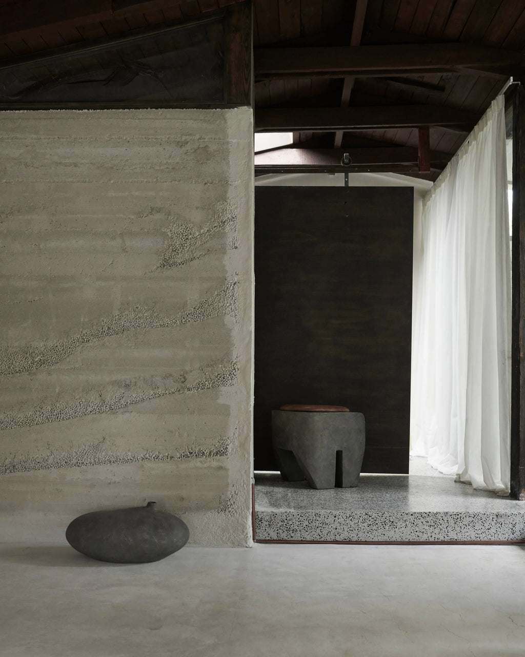 Sculpt Stool - Concrete & Leather