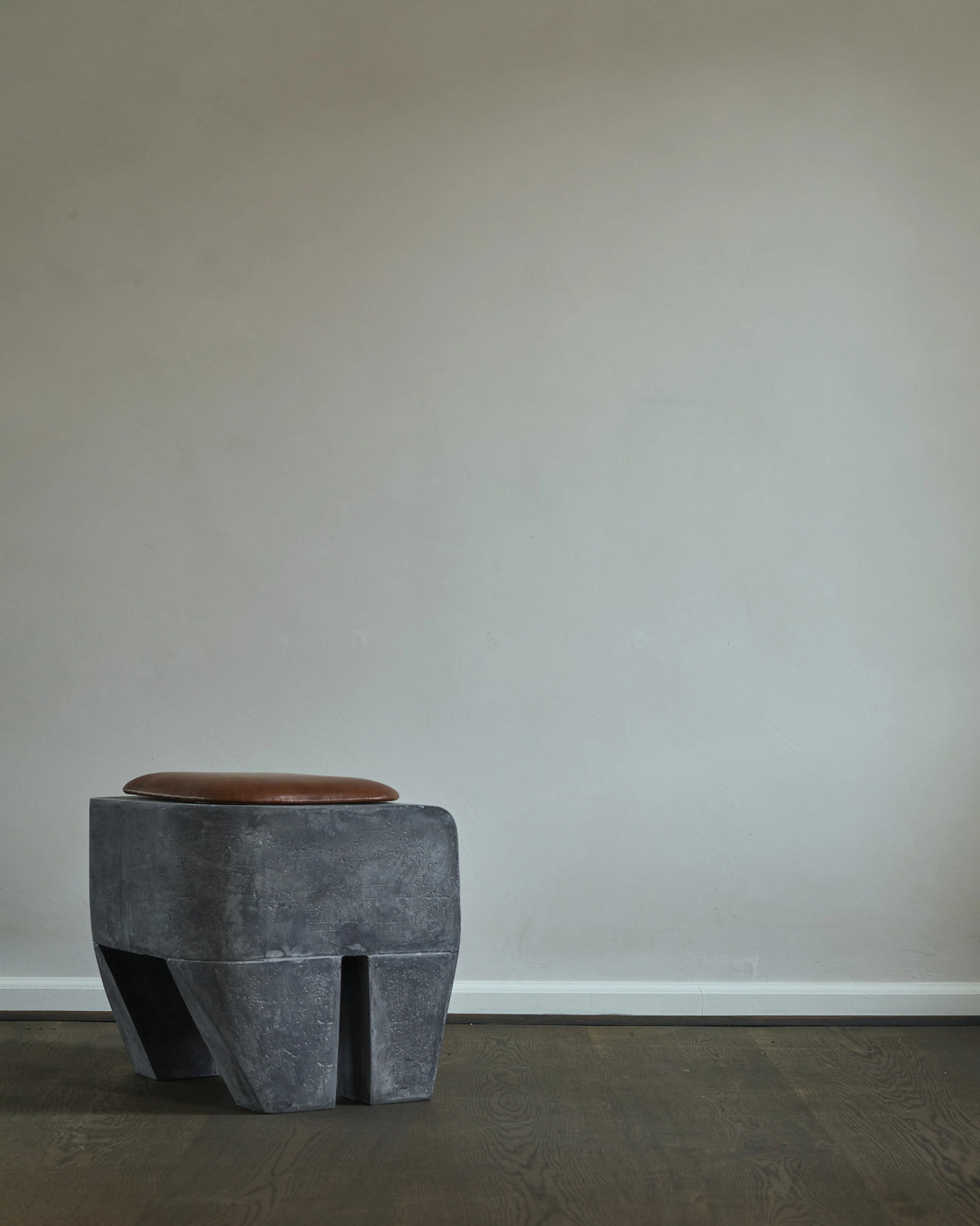 Sculpt Stool - Concrete & Leather